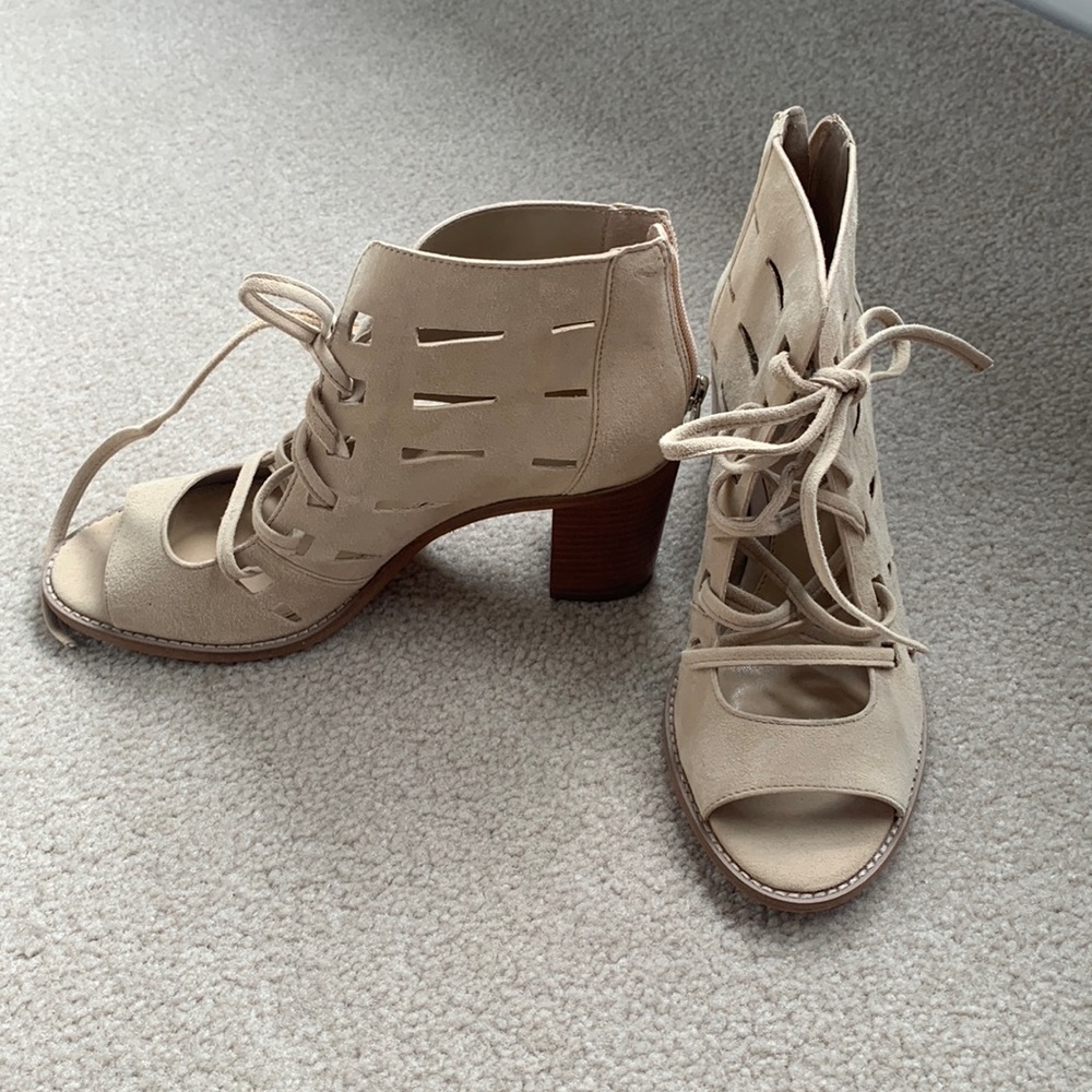Vince camuto booties